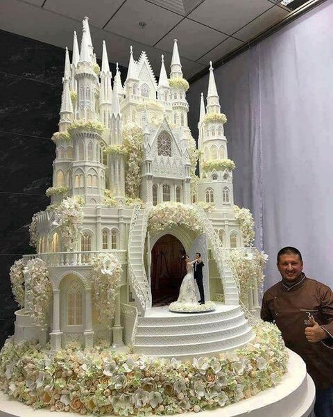File:Cathedral Cake.jpg