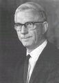 1904: Engineer and inventor Charles William Oatley born. He will develop of one of the first commercial scanning electron microscopes.